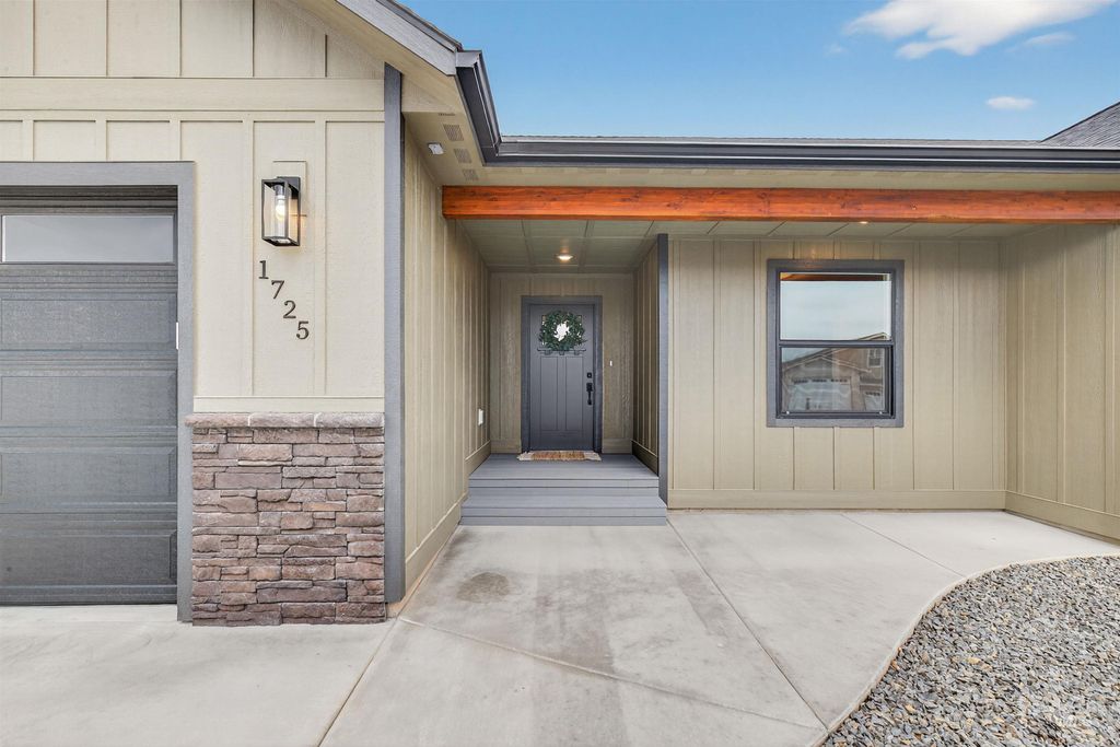 Photo of 1725 Pathway Court, Lewiston, ID 83501 (MLS # 98968201)