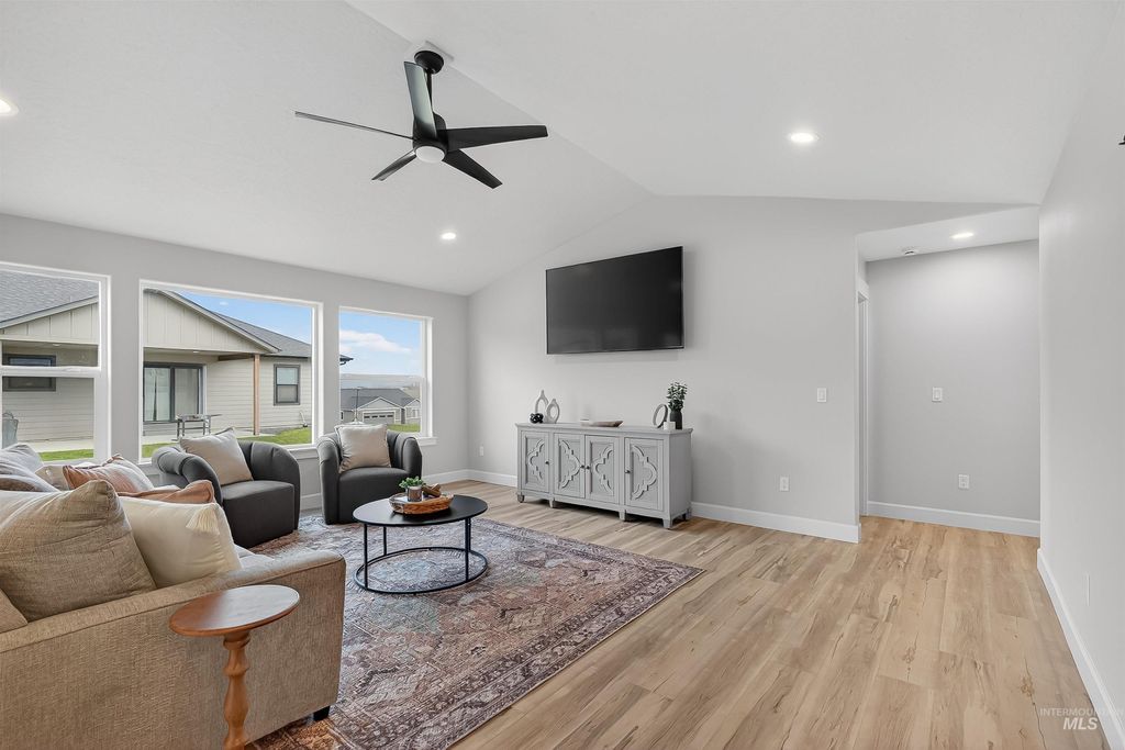 Photo of 1725 Pathway Court, Lewiston, ID 83501 (MLS # 98968201)