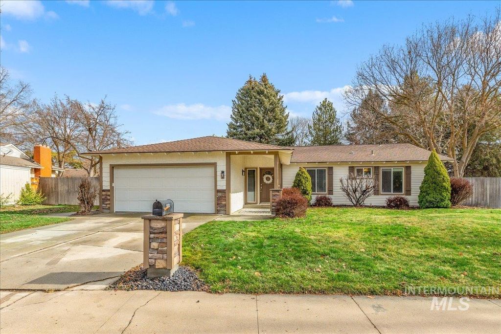 Photo of 5000 N Glenbrook Dr, Boise, ID 83704 (MLS # 98976317)