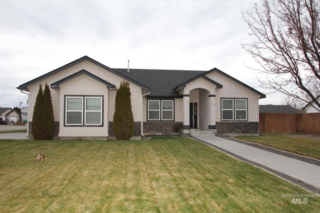 Photo of 106 NE Windy Street, Mountain Home, ID 83647 (MLS # 98970400)