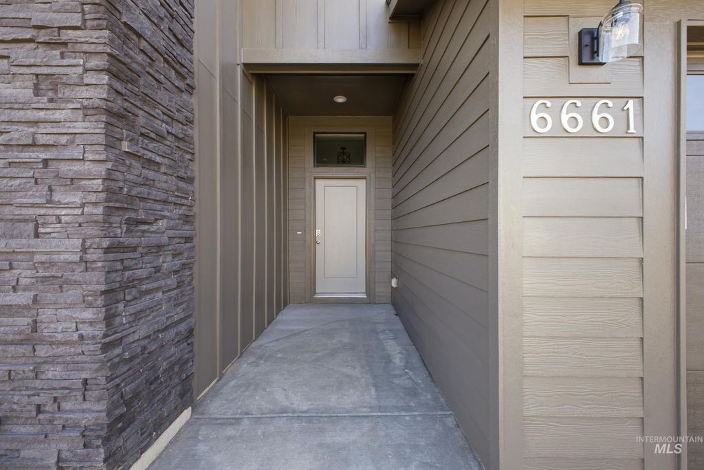 Photo of 6661 W Redwood Creek Dr, Meridian, ID 83646 (MLS # 98978042)