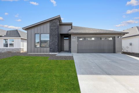 Photo of 6661 W Redwood Creek Dr, Meridian, ID 83646 (MLS # 98978042)