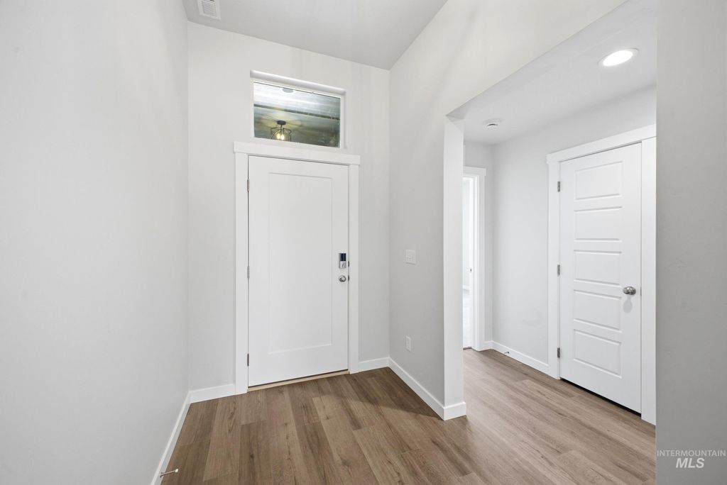 Photo of 6661 W Redwood Creek Dr, Meridian, ID 83646 (MLS # 98978042)