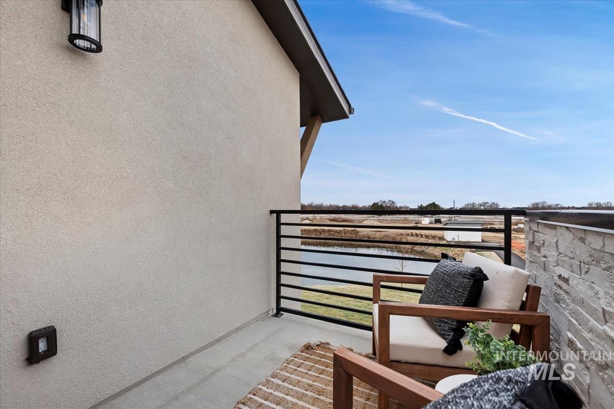 Balcony with area for grilling
