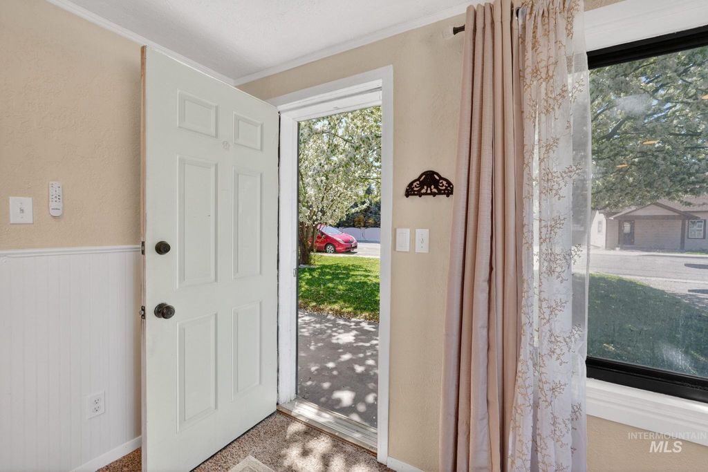 Photo of 640 E Cedar Street, Pocatello, ID 83201 (MLS # 98983277)