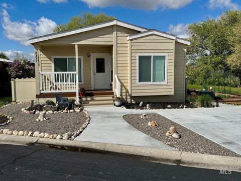 Photo of 8227 Blue Rim Lane #33, Boise, ID 83716 (MLS # 98982771)