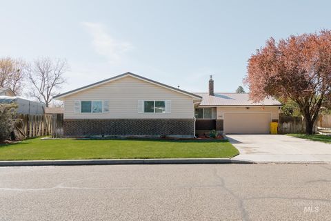 Photo of 1366 Arata Wau Way, Ontario, OR 97914 (MLS # 98980056)