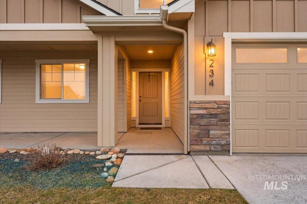 Photo of 234 Maverick, Fruitland, ID 83619 (MLS # 98977479)