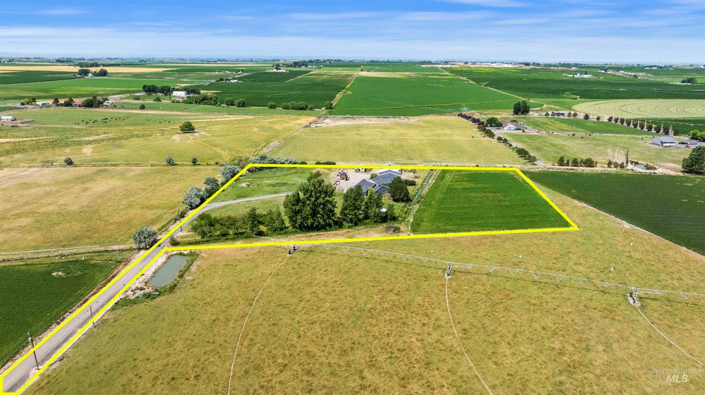 Photo of 1950 E 3700 N, Filer, ID 83328 (MLS # 98955152)