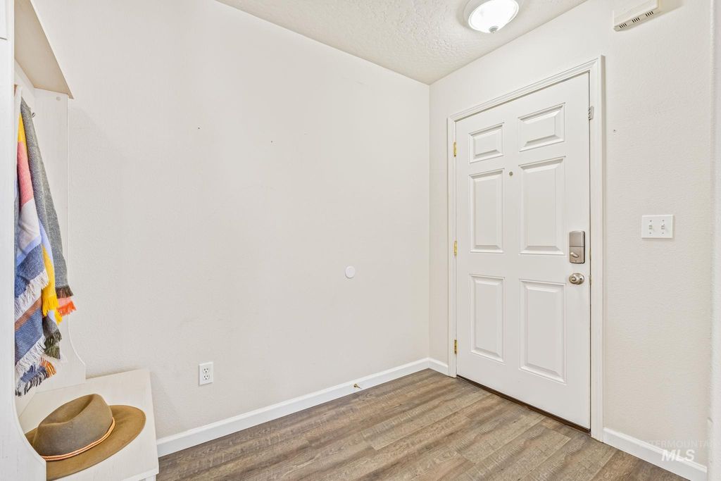 Photo of 9563 W Bronze Dr, Boise, ID 83709 (MLS # 98976606)