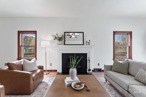 Photo of 331 Fillmore Street, Twin Falls, ID 83301 (MLS # 98979620)