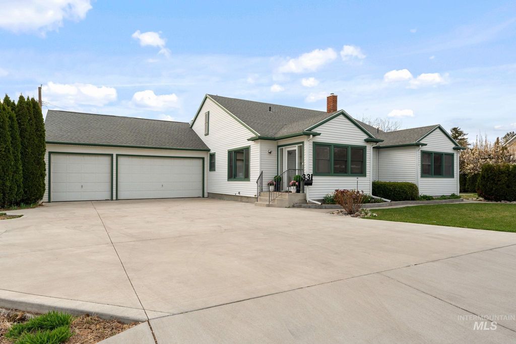 Photo of 331 Fillmore Street, Twin Falls, ID 83301 (MLS # 98979620)