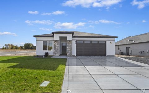 Photo of 803 Waveland Avenue, Filer, ID 83328 (MLS # 98965598)