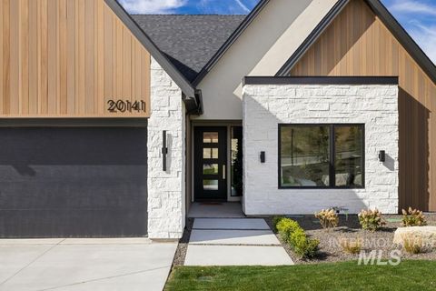 Photo of 20141 N Swire Green Way, Boise, ID 83714 (MLS # 98979398)