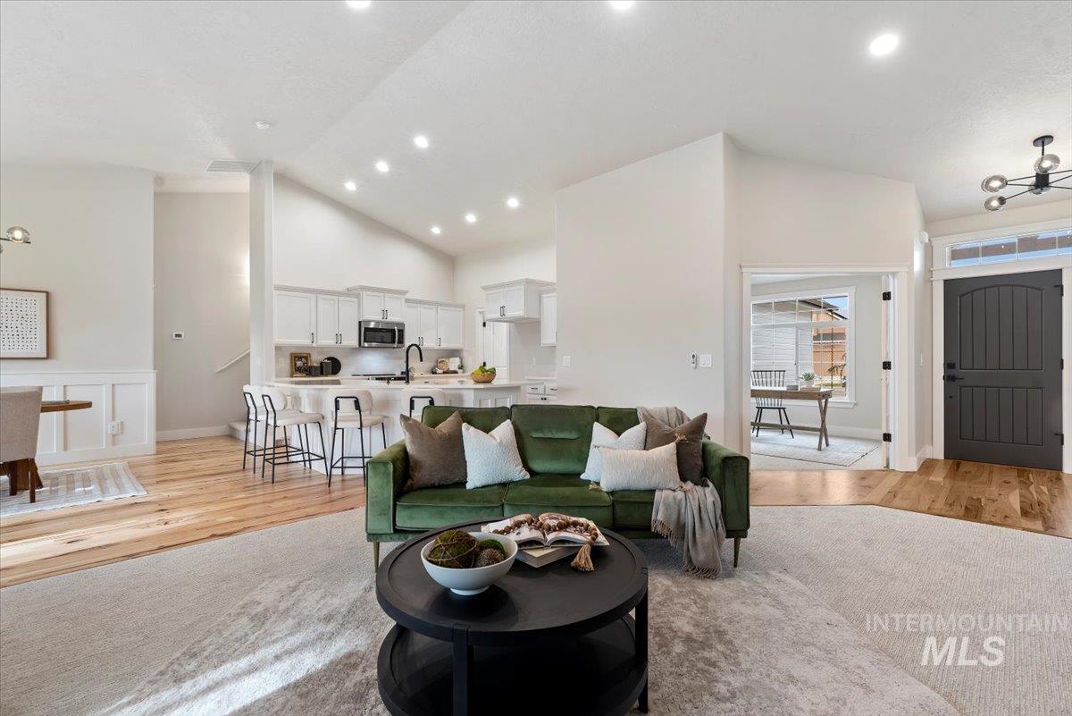 1701 W Puzzle Creek Ct