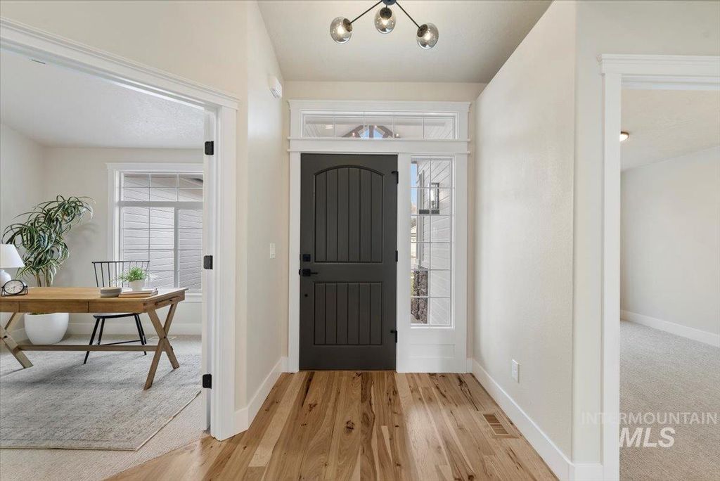 Photo of 1701 W Puzzle Creek Ct, Meridian, ID 83646 (MLS # 98969514)