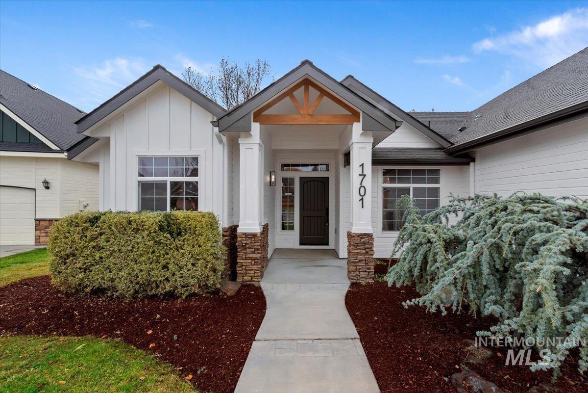 1701 W Puzzle Creek Ct