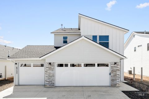 Photo of 6733 W Redwood Creek Dr, Meridian, ID 83646 (MLS # 98976255)