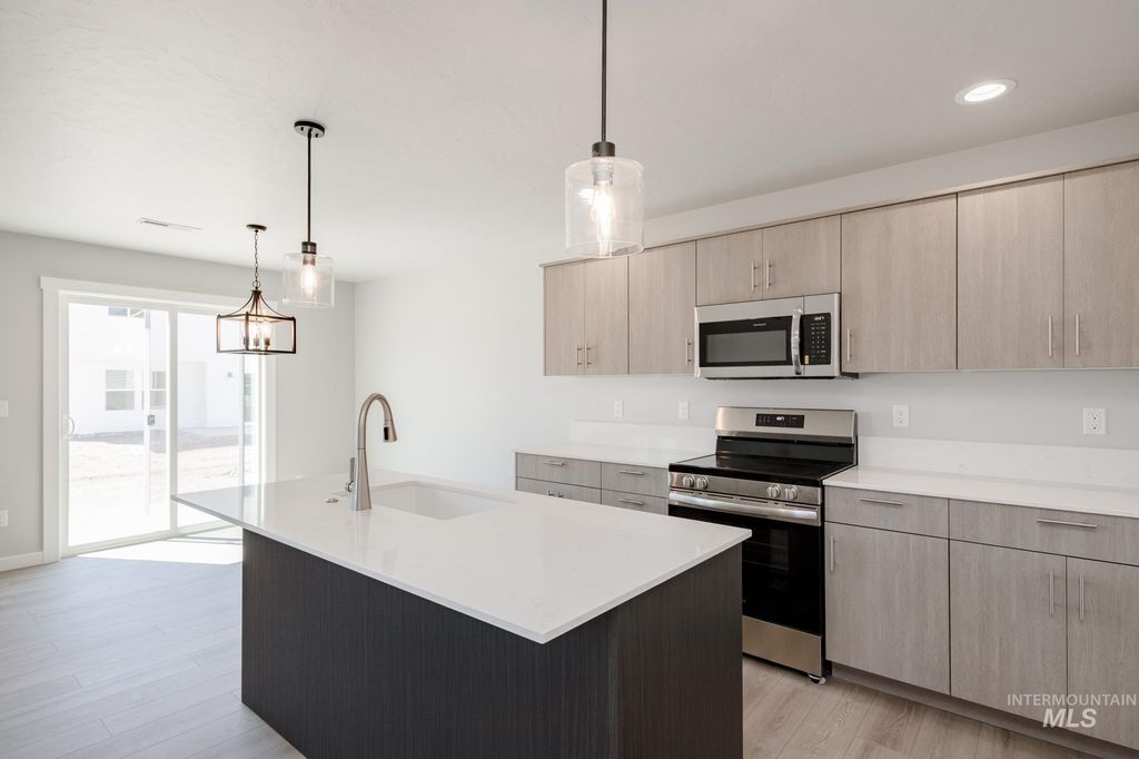 Photo of 6733 W Redwood Creek Dr, Meridian, ID 83646 (MLS # 98976255)