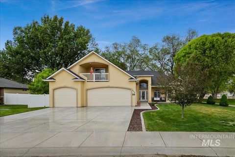 Photo of 609 Glen Eagle Dr, Jerome, ID 83338 (MLS # 98986563)