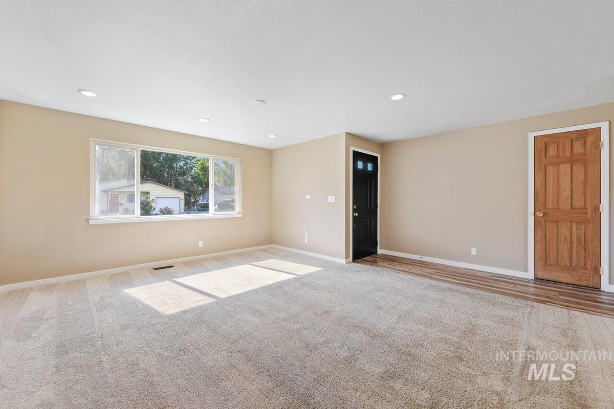 13 S Villa Drive