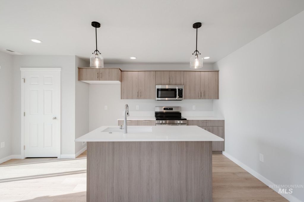 Photo of 215 Moose St, Horseshoe Bend, ID 83629 (MLS # 98967466)