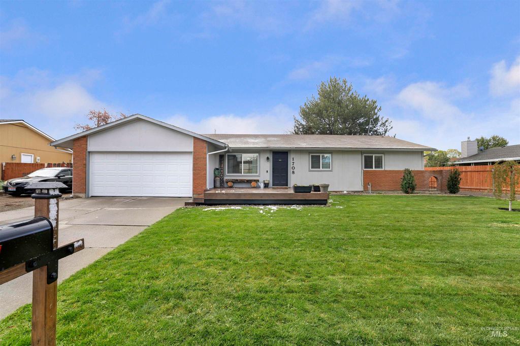 Photo of 1708 Bitterroot Dr, Twin Falls, ID 83301 (MLS # 98983271)