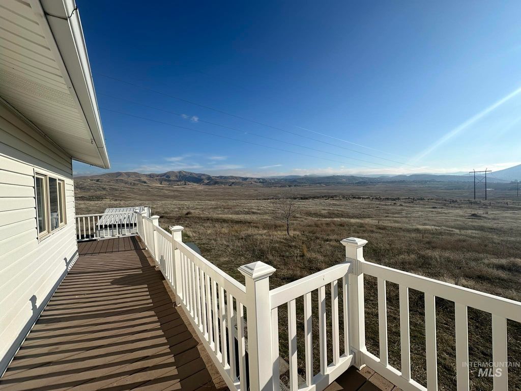 Photo of 35202 Manning Creek Rd, Durkee, OR 97905 (MLS # 98975613)