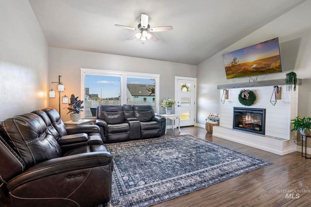 Photo of 1050 Birchton Loop, Twin Falls, ID 83301 (MLS # 98985331)