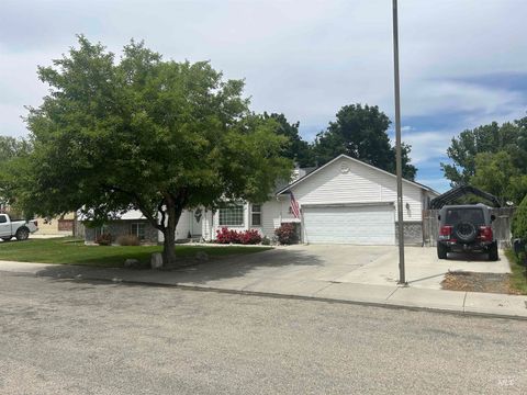 Photo of 1444 E Doberman ST, Meridian, ID 83642 (MLS # 98991169)