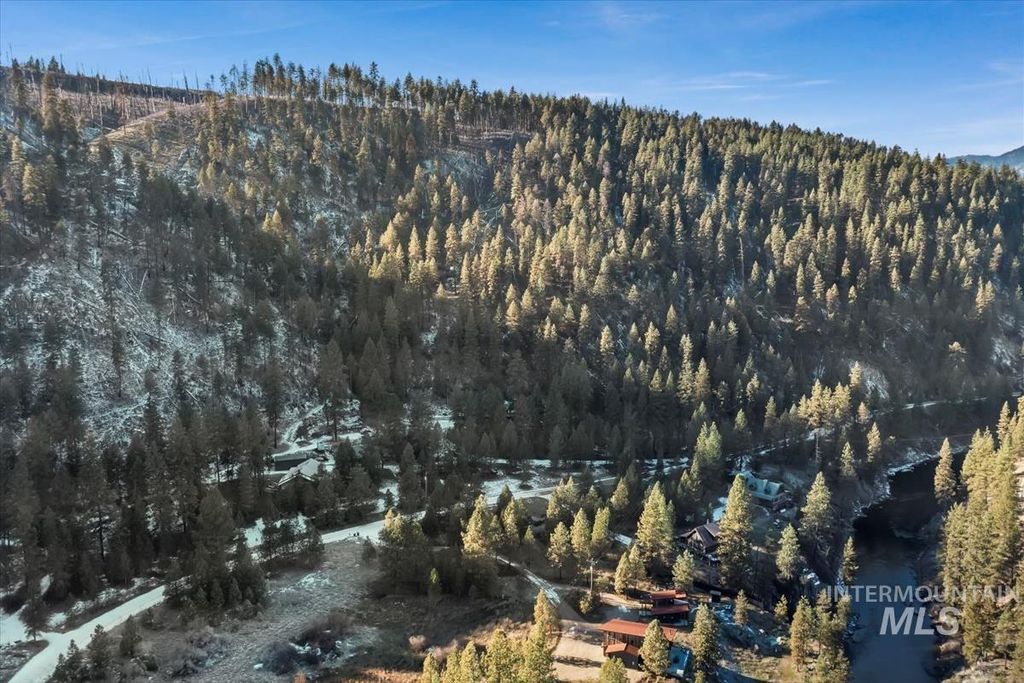 Photo of 182 Southfork Rd, Garden Valley, ID 83622 (MLS # 98968313)