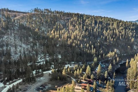 Photo of 182 Southfork Rd, Garden Valley, ID 83622 (MLS # 98968313)