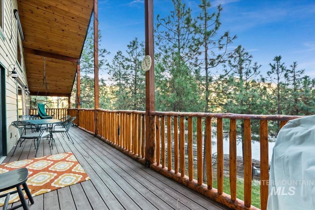 Photo of 182 Southfork Rd, Garden Valley, ID 83622 (MLS # 98968313)