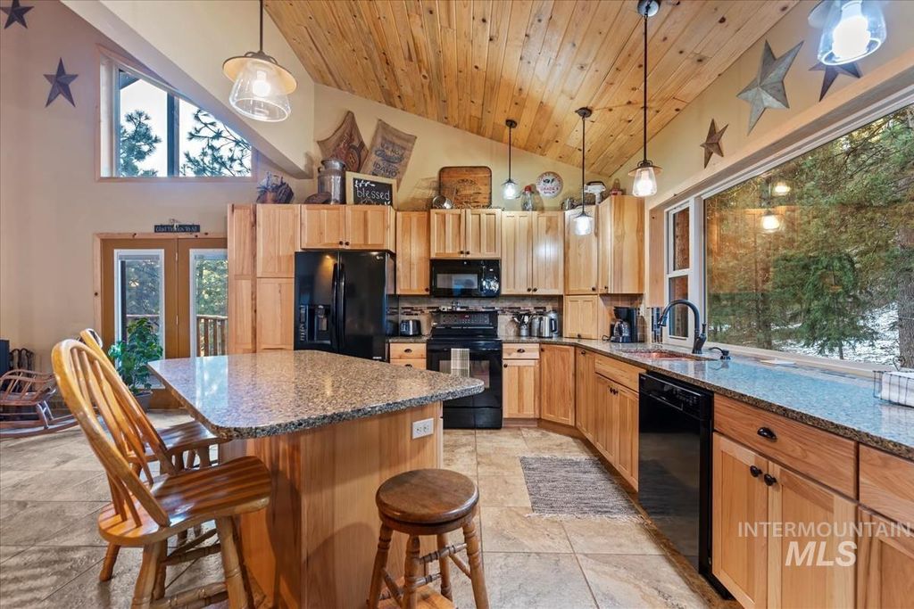 Photo of 182 Southfork Rd, Garden Valley, ID 83622 (MLS # 98968313)