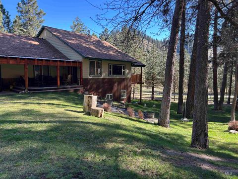 Photo of 182 Southfork Rd, Garden Valley, ID 83622 (MLS # 98968313)