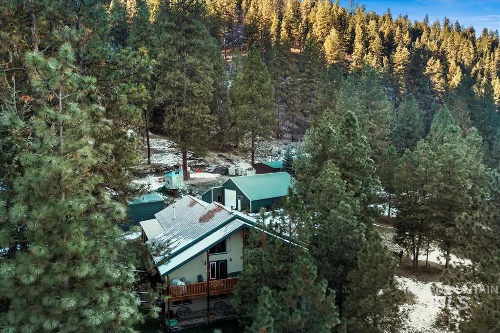 Photo of 182 Southfork Rd, Garden Valley, ID 83622 (MLS # 98968313)