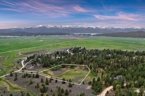 Photo of 6 Maria Kalea St, Cascade, ID 83611 (MLS # 98987118)