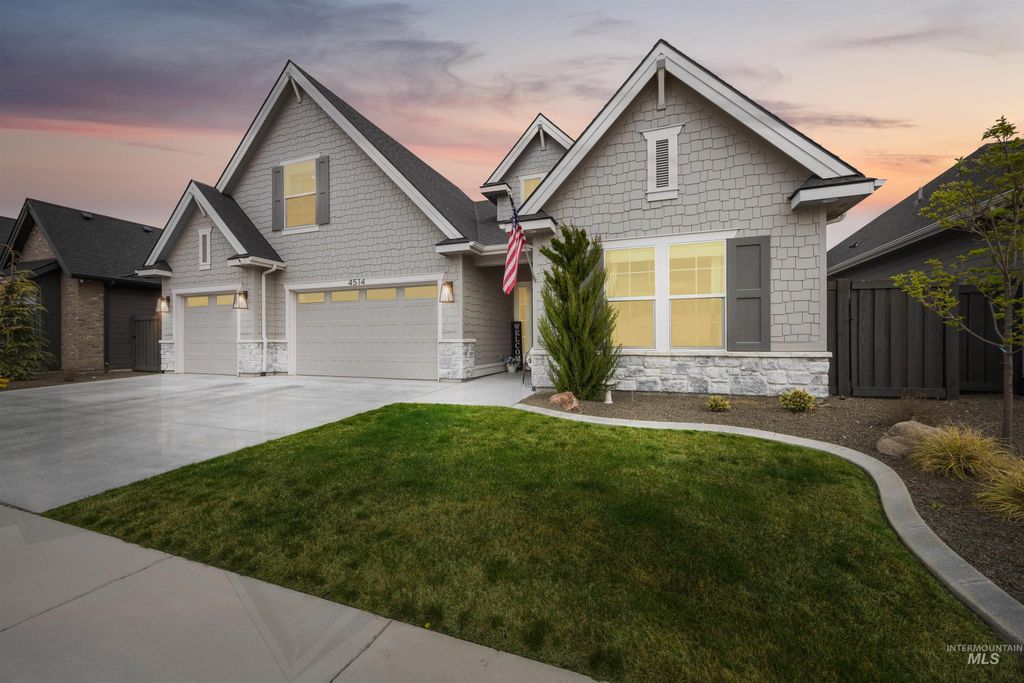 Photo of 4514 W Durango Dr, Meridian, ID 83646 (MLS # 98979508)