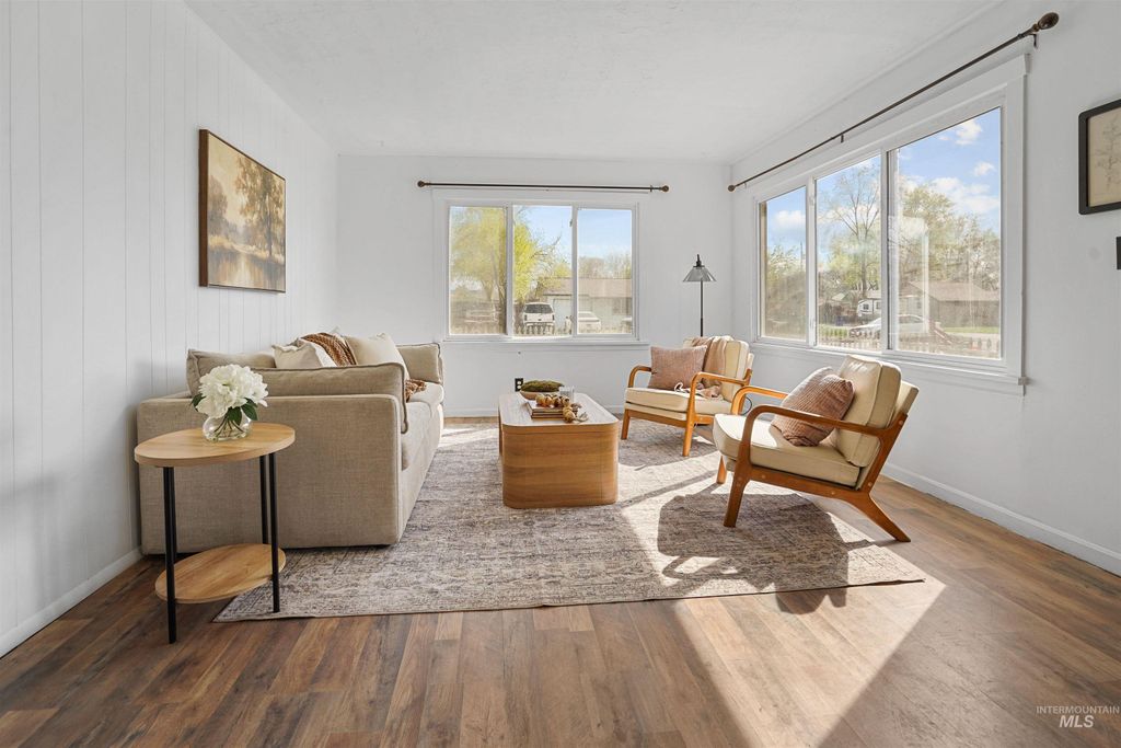 Photo of 1213 E 8th Ave, Twin Falls, ID 83301 (MLS # 98981424)