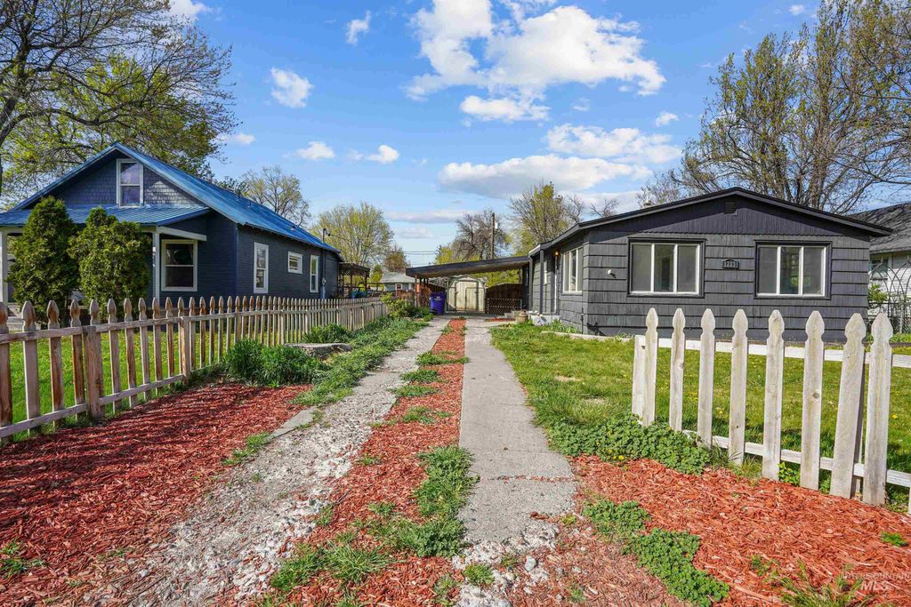 Photo of 1213 E 8th Ave, Twin Falls, ID 83301 (MLS # 98981424)