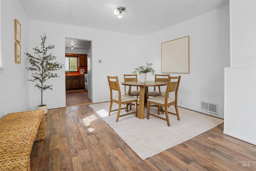 Photo of 1213 E 8th Ave, Twin Falls, ID 83301 (MLS # 98981424)