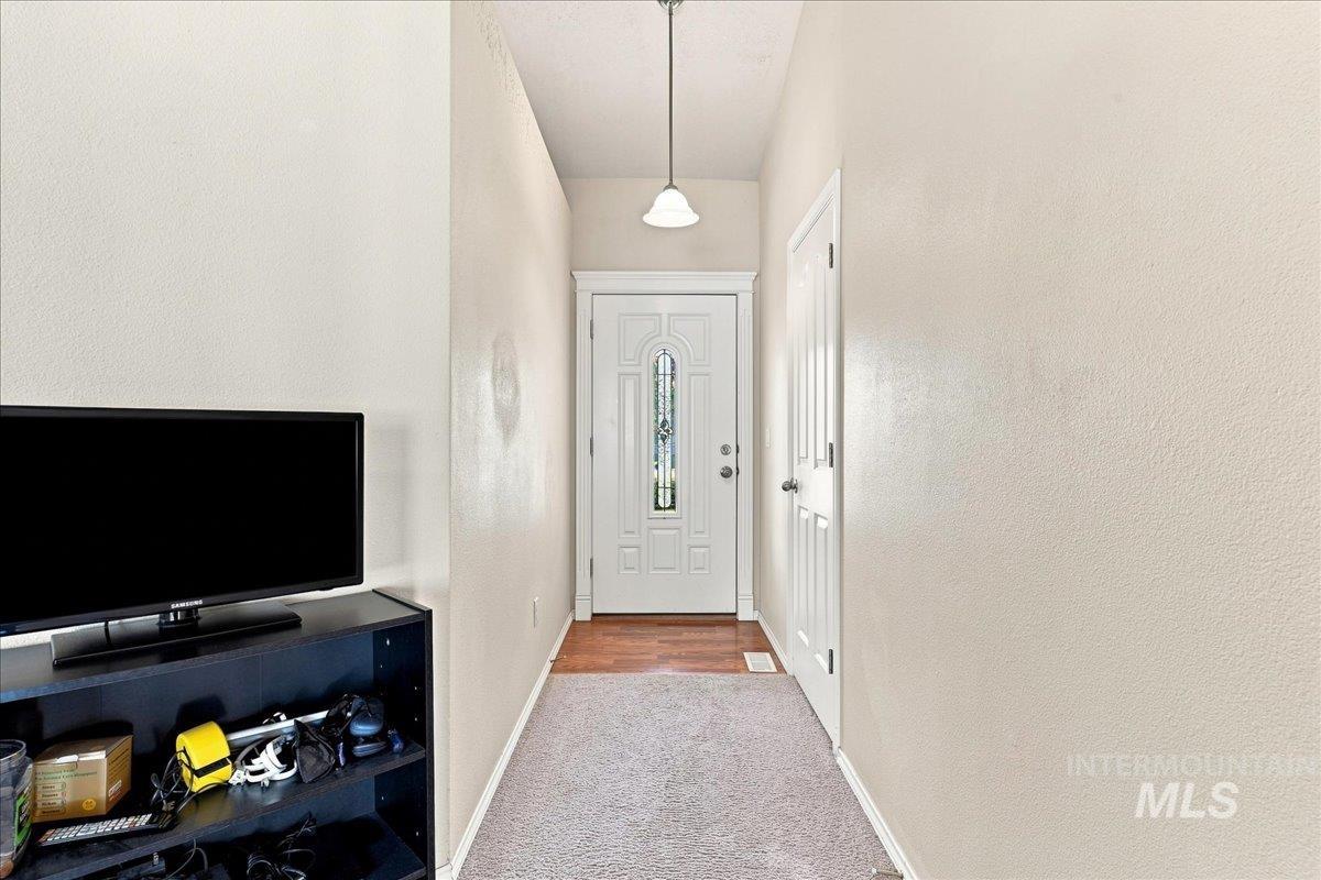 1212 W Eagle Ave