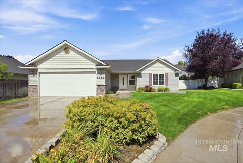Photo of 1212 W Eagle Ave, Nampa, ID 83651 (MLS # 98999742)