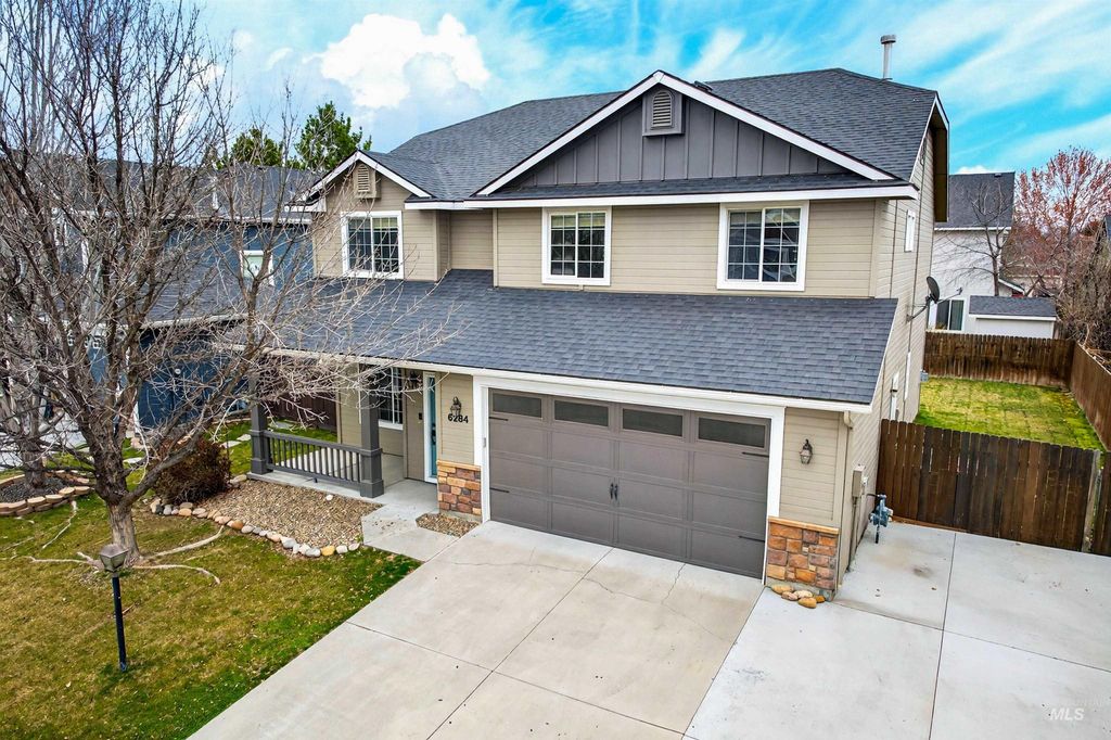 Photo of 6284 N Silver Elm Way, Meridian, ID 83646 (MLS # 98978106)