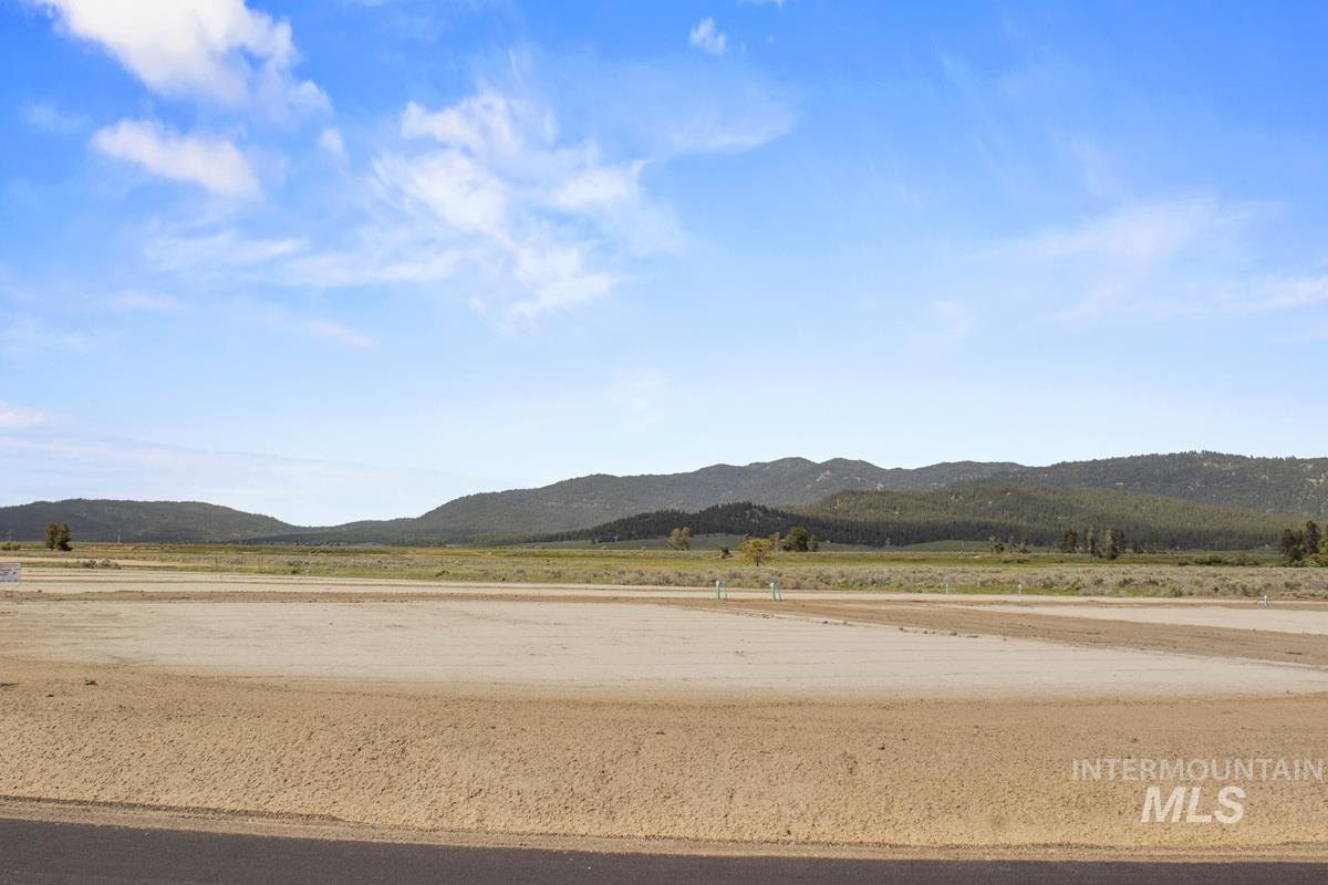 L5 B2 Lazy River Street