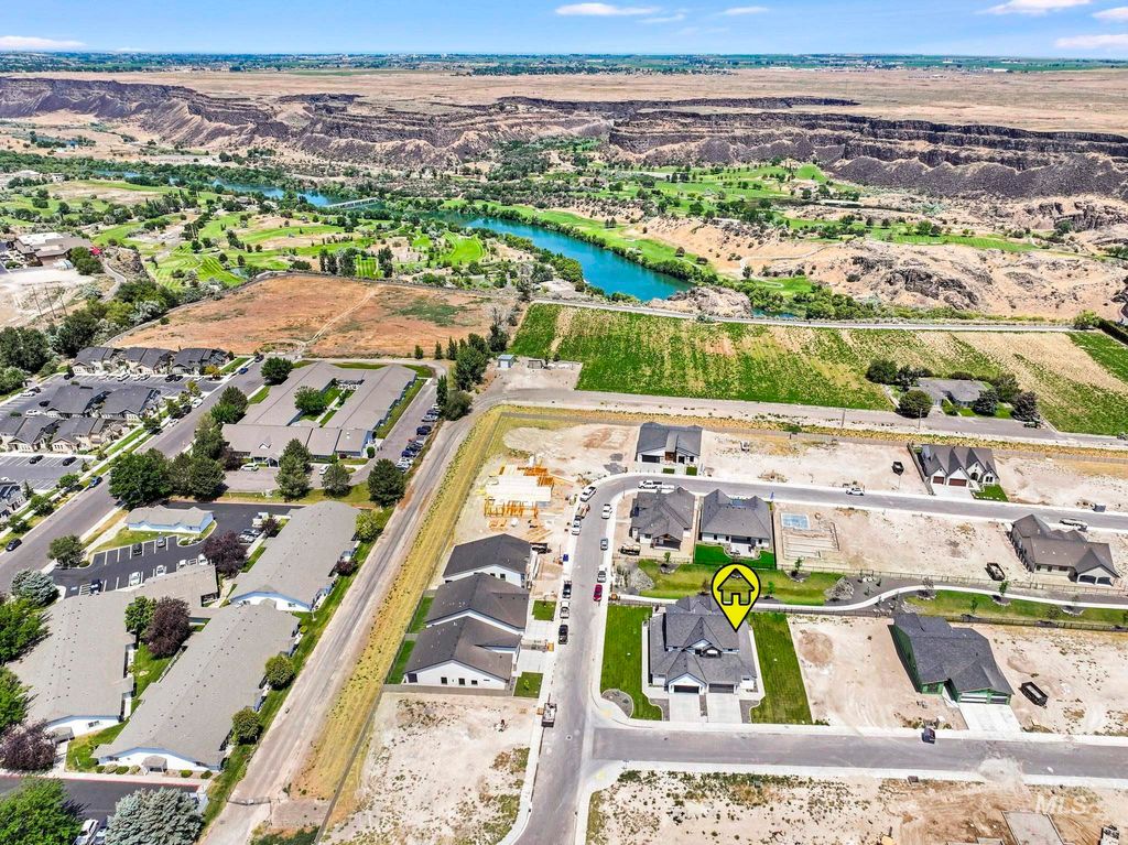 Photo of 537 Canyon Mist Dr, Twin Falls, ID 83301 (MLS # 98958004)