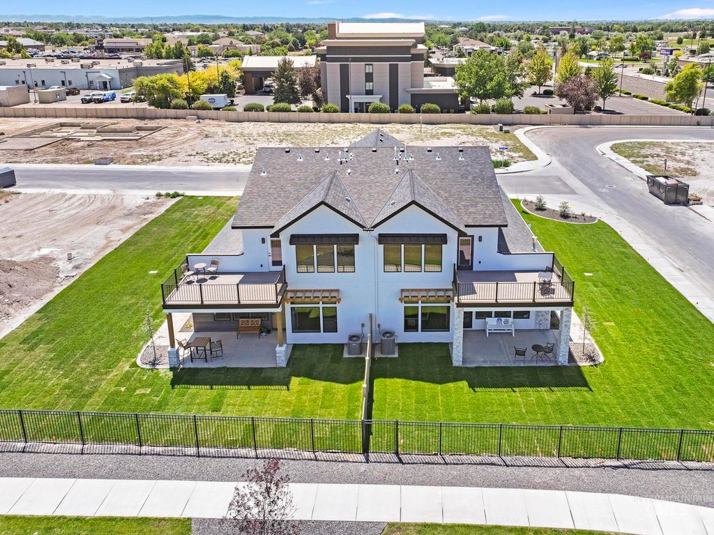 Photo of 537 Canyon Mist Dr, Twin Falls, ID 83301 (MLS # 98958004)