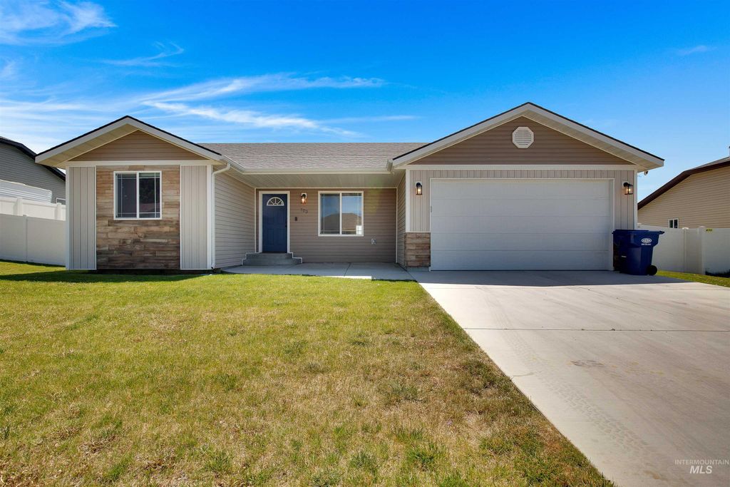 Photo of 703 Kelli Lane, Filer, ID 83328 (MLS # 98985876)