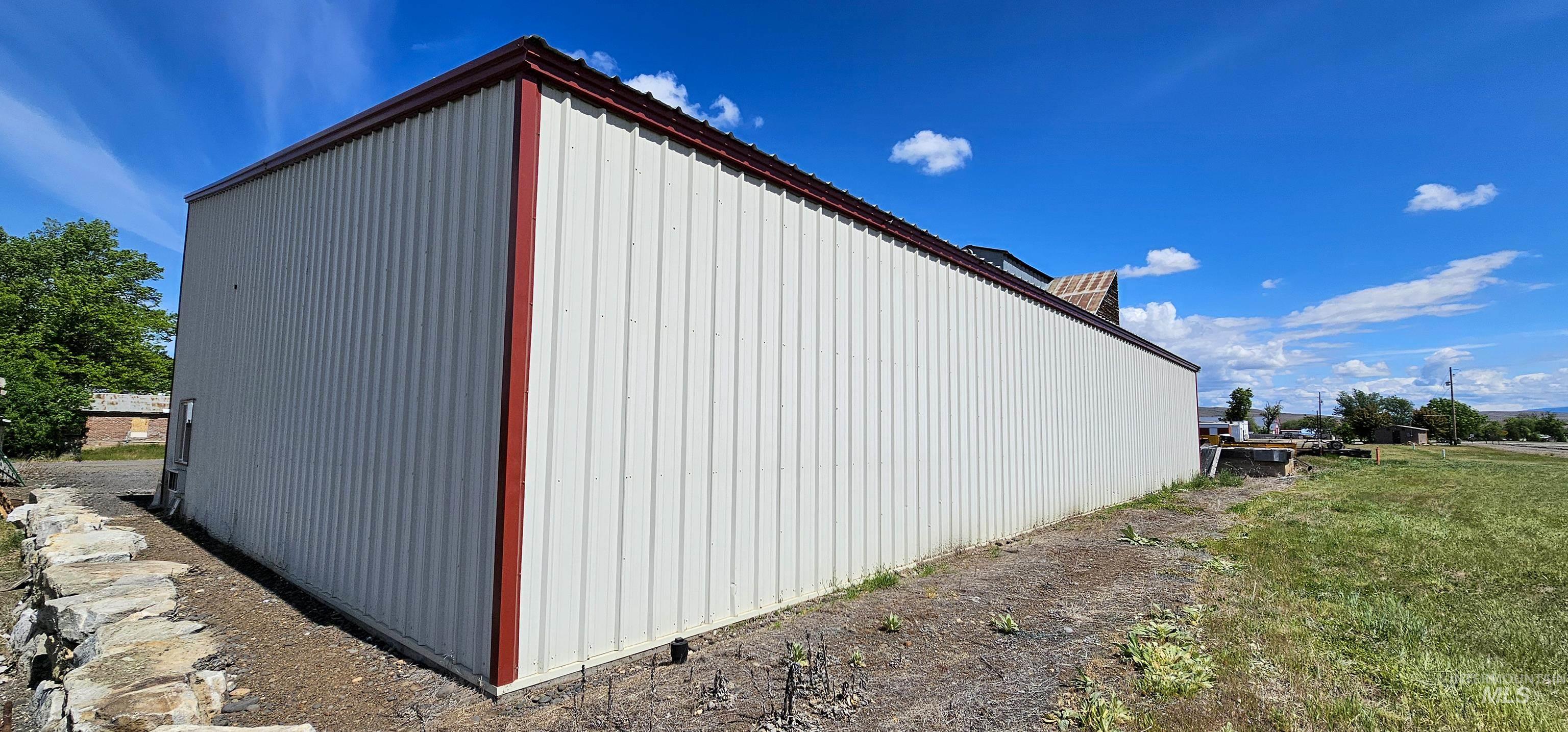 View of side of home