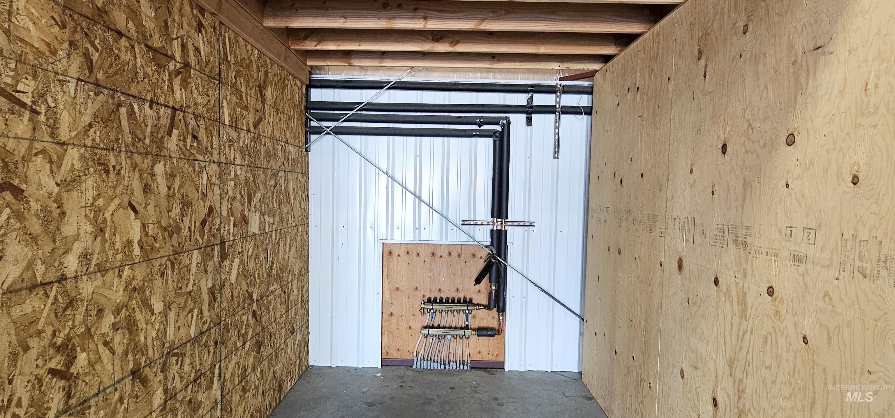 Misc room with concrete flooring